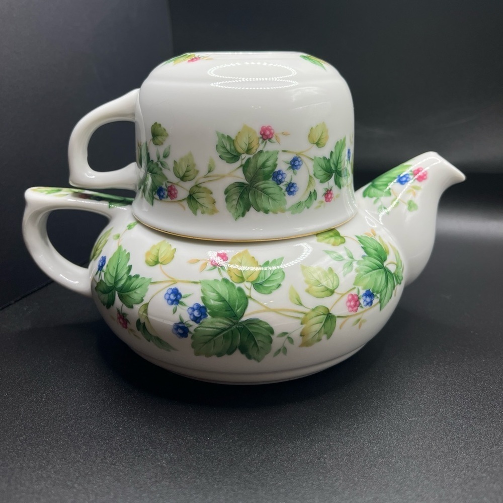 VTG Cottage Andrea by Sadek Stacking Teapot Teacup set w/ Floral Berry Design